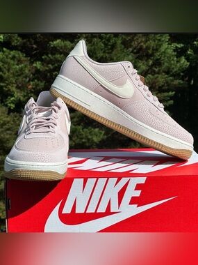 NEW Nike Air Force 1 '07 Casual Sneaker - US Womens 11